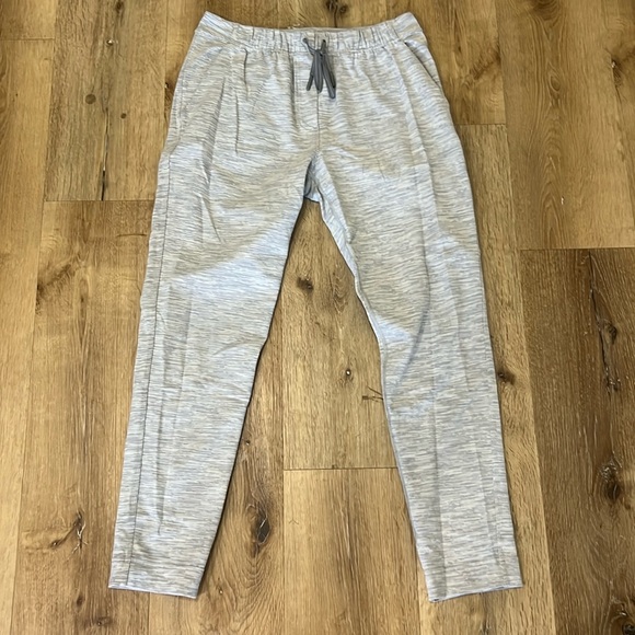 lululemon athletica Pants - Lululemon light gray joggers size 4
